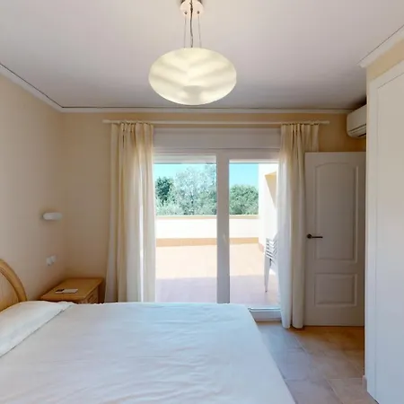 Villa Gloire By On Travel
