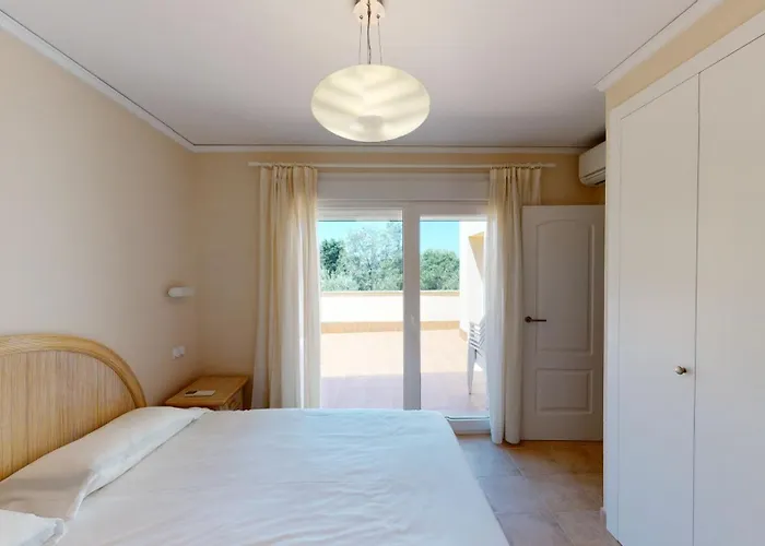 Villa Gloire By On Travel
